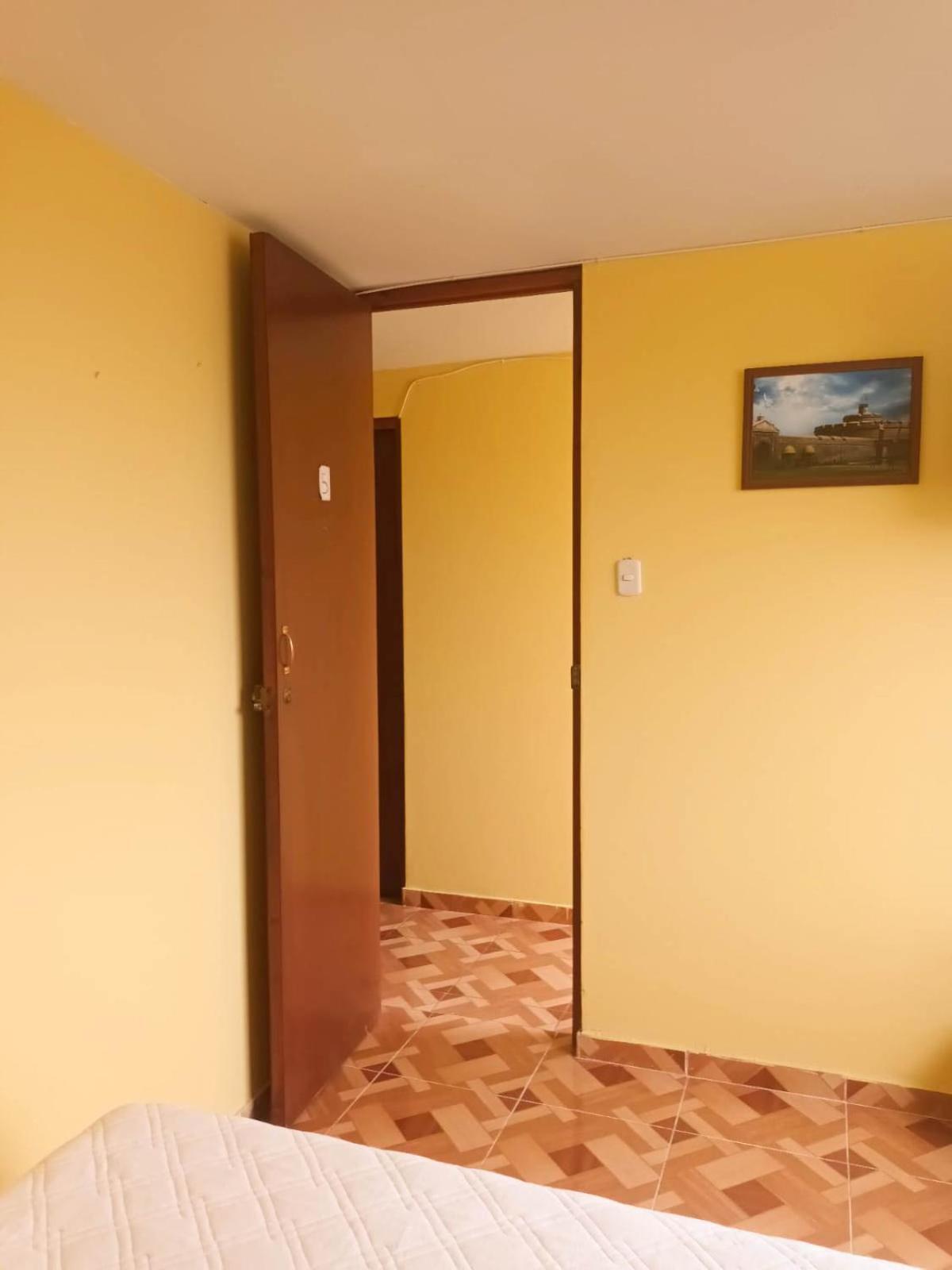Right Across From The Airport - Free Shuttle - A Y J Familia Apartment Лима Екстериор снимка