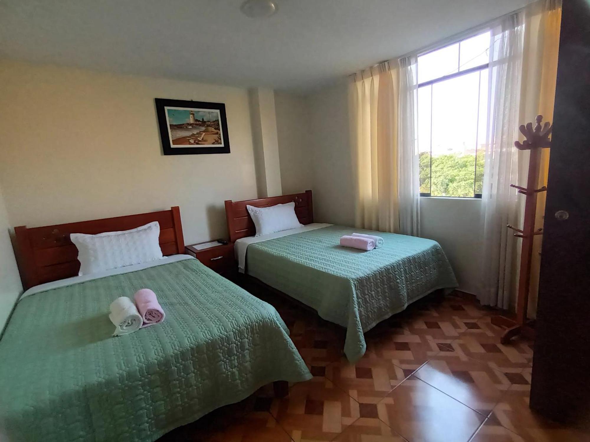 Right Across From The Airport - Free Shuttle - A Y J Familia Apartment Лима Стая снимка
