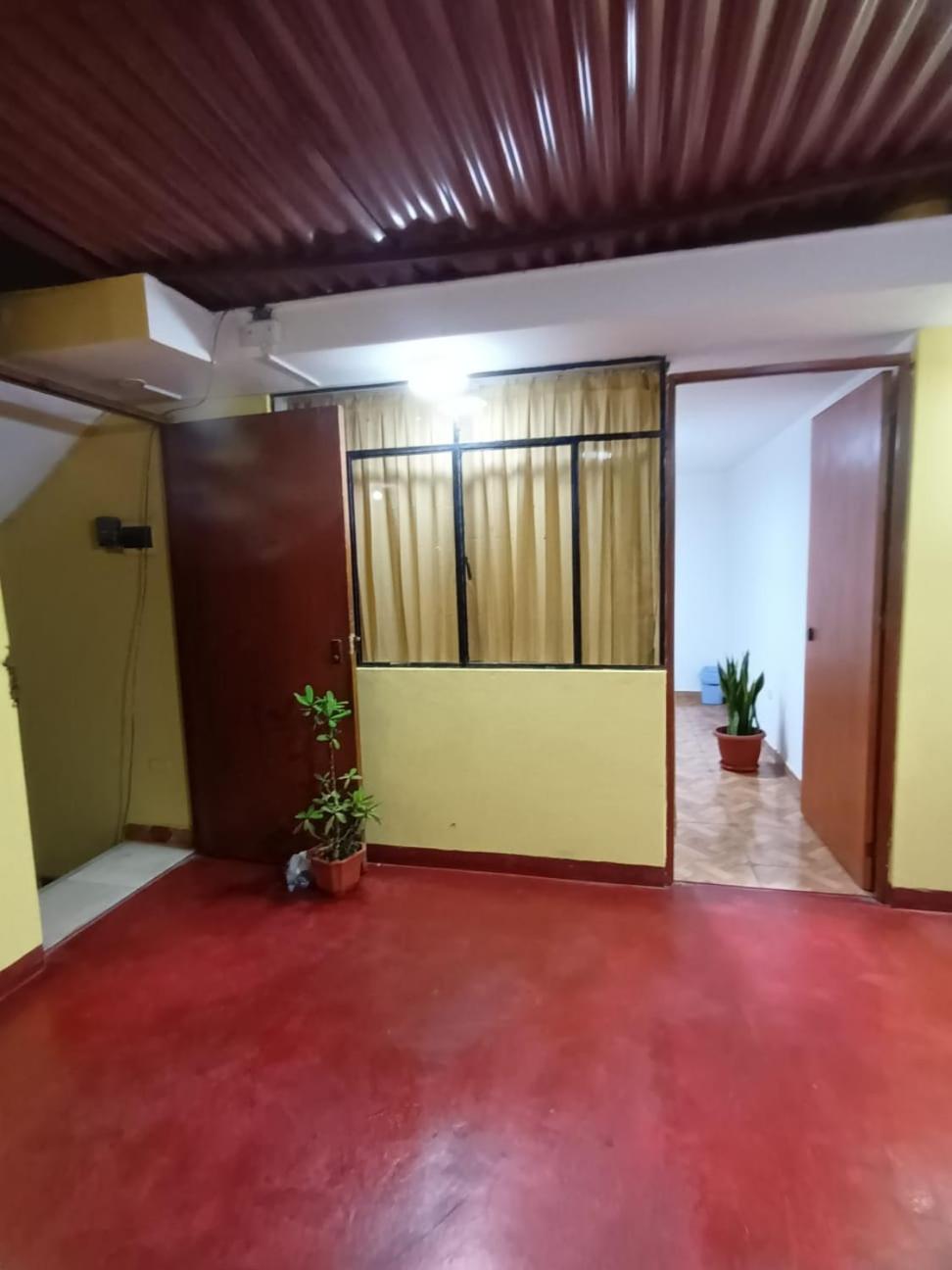 Right Across From The Airport - Free Shuttle - A Y J Familia Apartment Лима Екстериор снимка