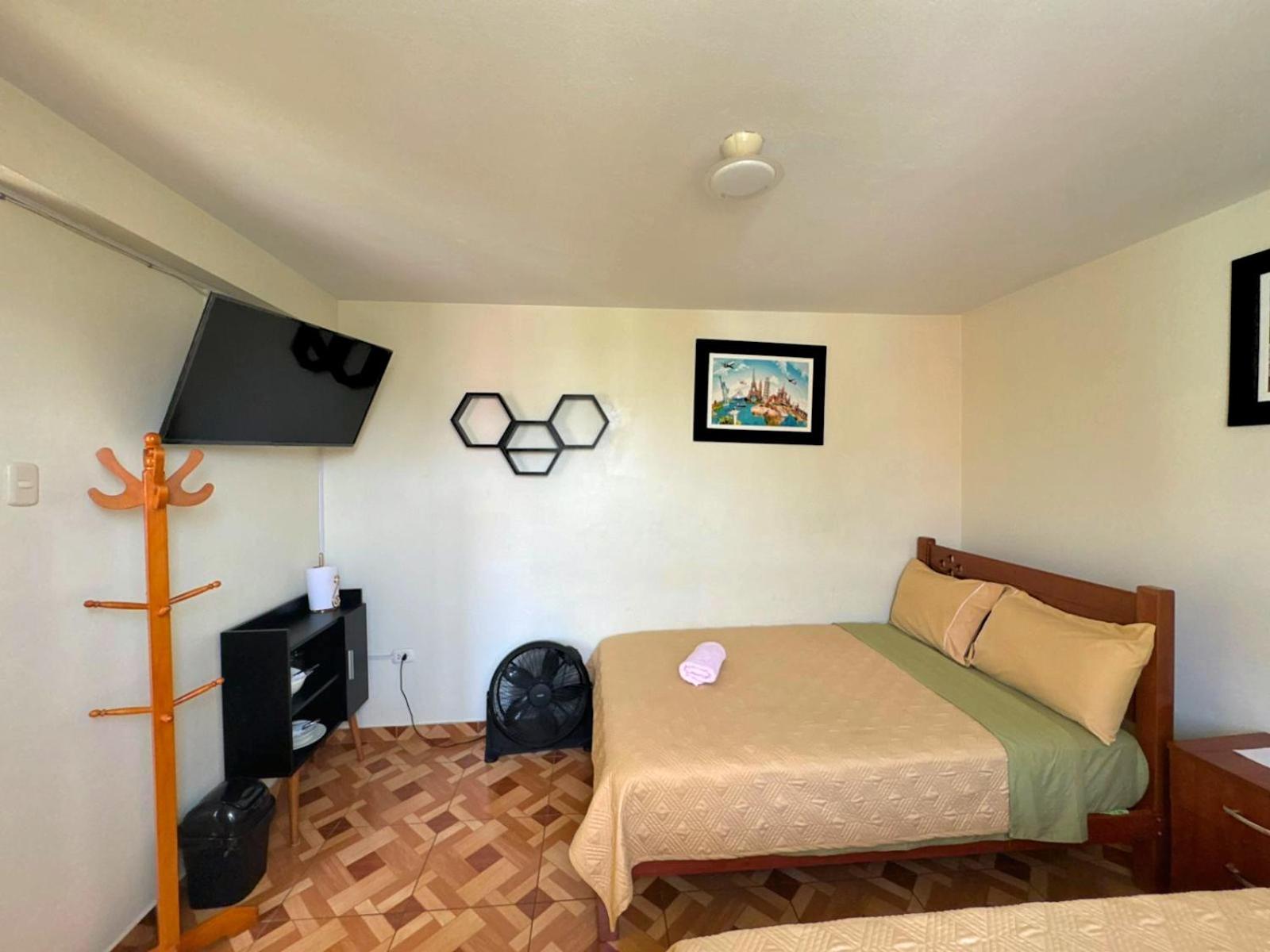 Right Across From The Airport - Free Shuttle - A Y J Familia Apartment Лима Екстериор снимка